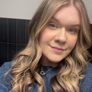 Meet your Posher, Alyssa